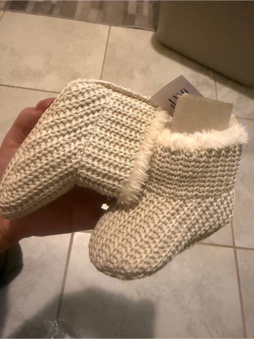 Baby gap 6-12 months Cozy Knit Baby Booties in Cream - Plush Lined Accessories